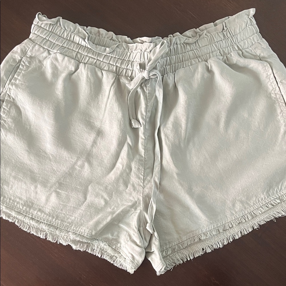 Cloth & Stone High Waist Pistachio Shorts size S